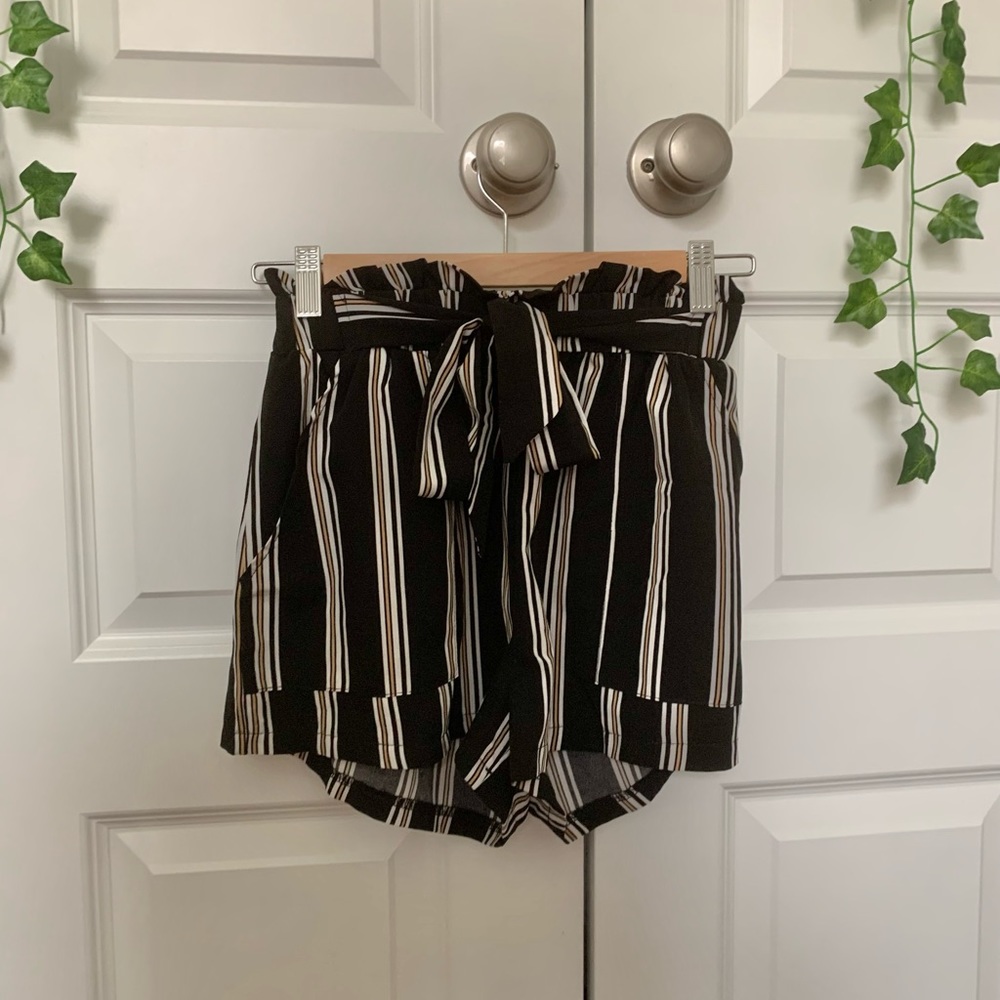 Stripped Shorts